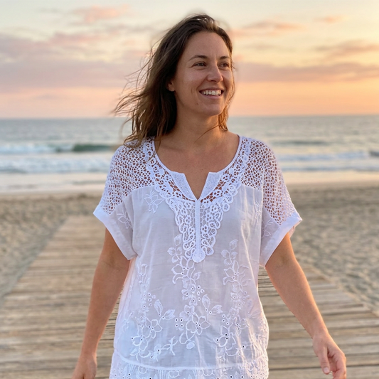 👚Elegantní dámský top s krajkovou výšivkou a výstřihem do V